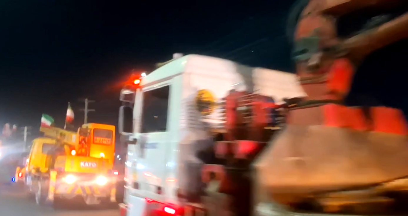 رژه غرورآفرین ماشین‌آلات سنگین در زاهدان؛ تجلی همبستگی مردمی در حمایت از وطن و نیروهای مسلح