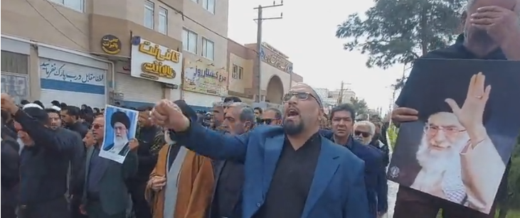 تجمع خودجوش مردم زاهدان در سوگ رهبر انقلاب و اعلام انزجار از آمریکا و اسرائیل