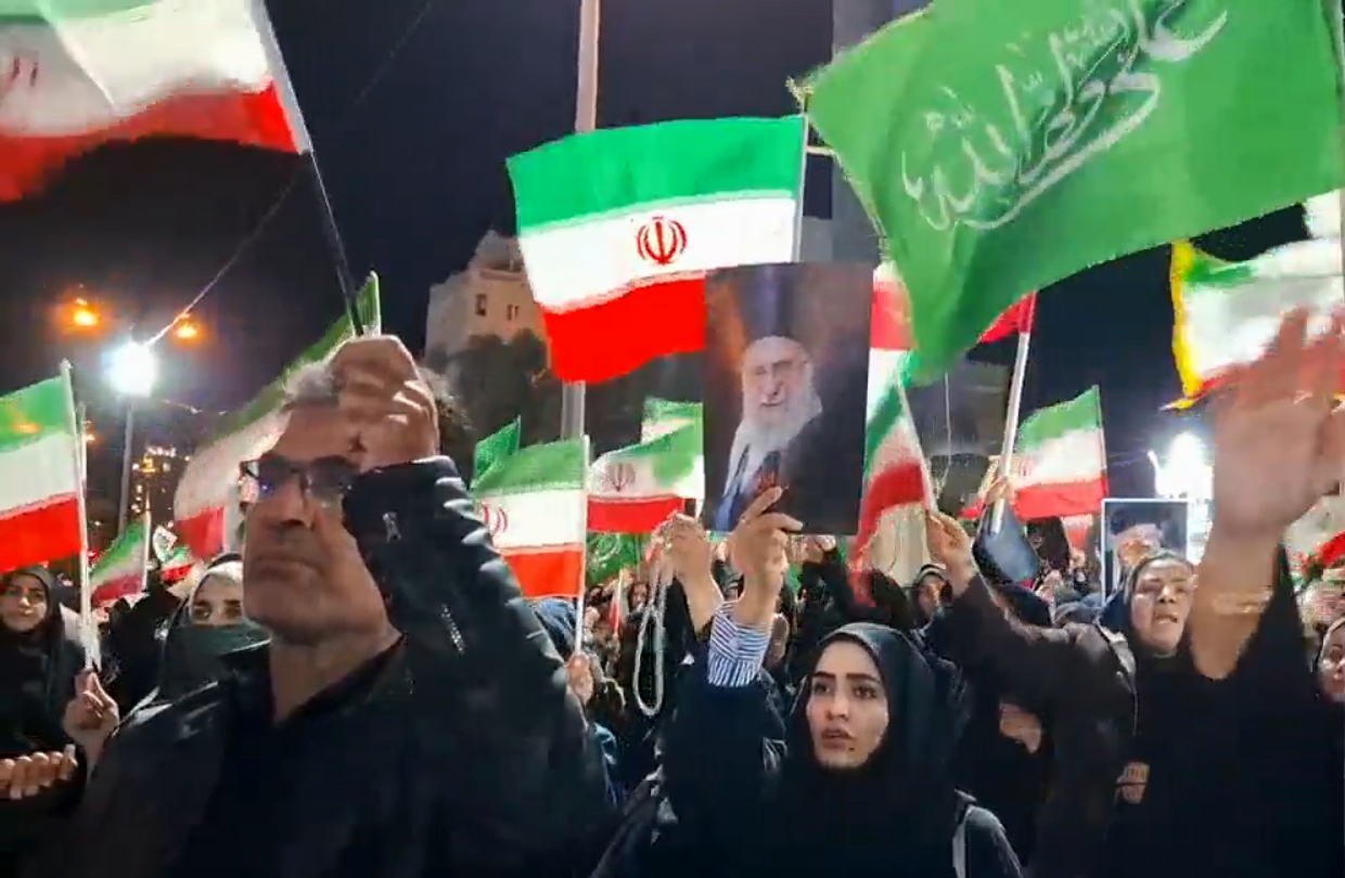 بیست‌وپنجمین شب همبستگی در زاهدان؛ تداوم حضور مردمی با نقش‌آفرینی پررنگ بانوان