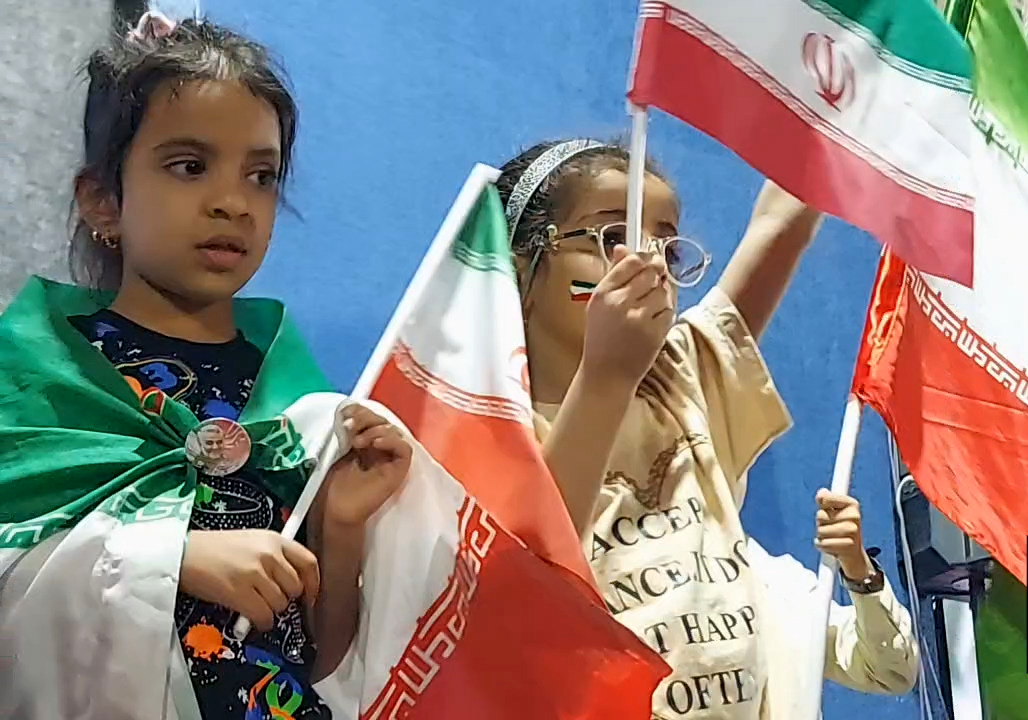 شب‌های پرچم؛ کودکان زاهدانی زیر سایه سه‌رنگ ایران