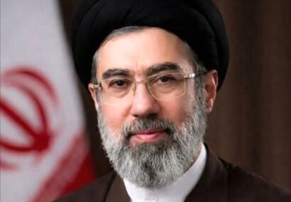 پیام حضرت آیت‌الله سیدمجتبی حسینی خامنه‌ای رهبر معظّم انقلاب اسلامی به‌مناسبت چهلمین روز شهادت قائد عظیم‌الشأن انقلاب (قدّس الله نفسه الزکیه) و مسائل مهم مربوط به جنگ تحمیلی سوم