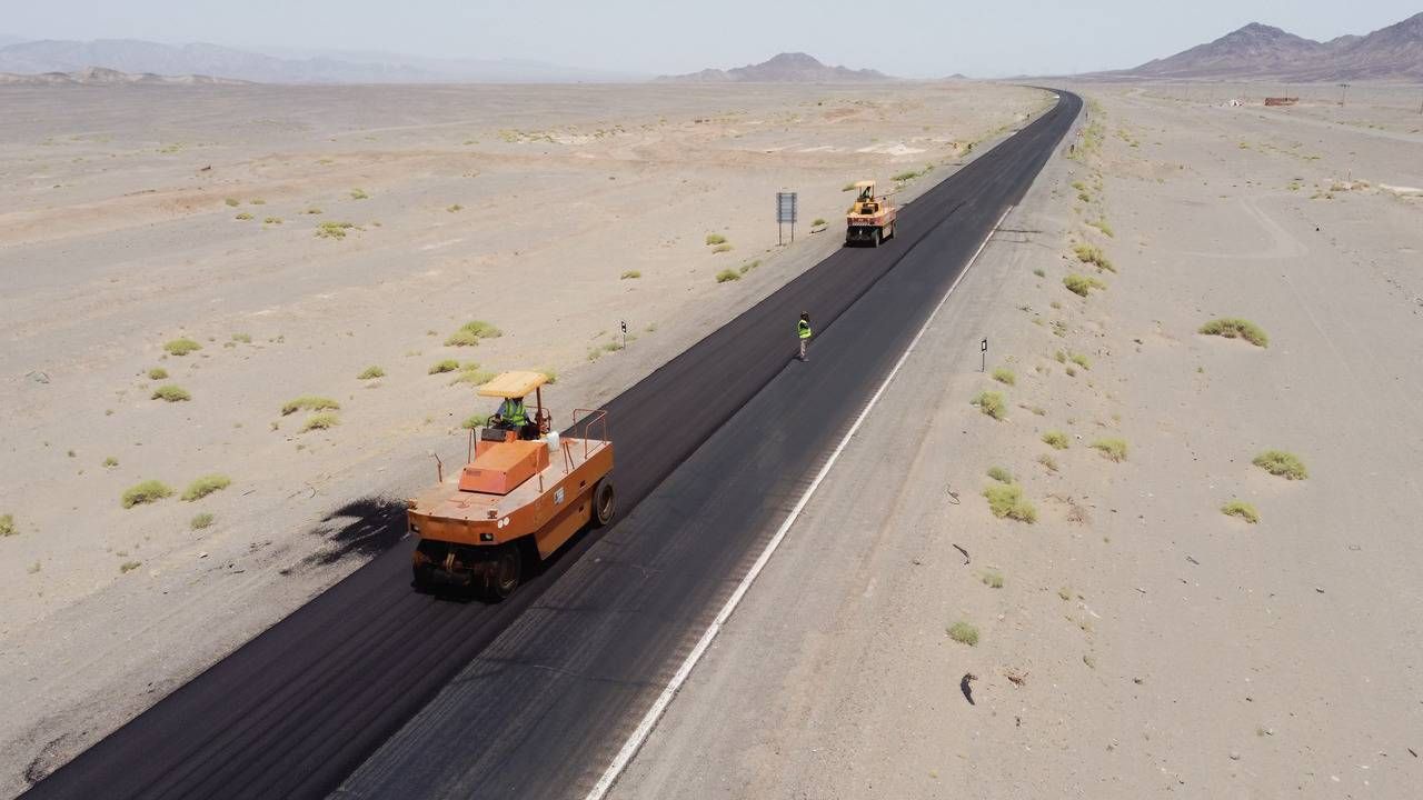 اجرای عملیات بهسازی و روکش آسفالت در ۱۶۸ کیلومتر از محورهای مواصلاتی سیستان و بلوچستان اجرای عملیات بهسازی و روکش آسفالت در ۱۶۸ کیلومتر از محورهای مواصلاتی سیستان و بلوچستان
